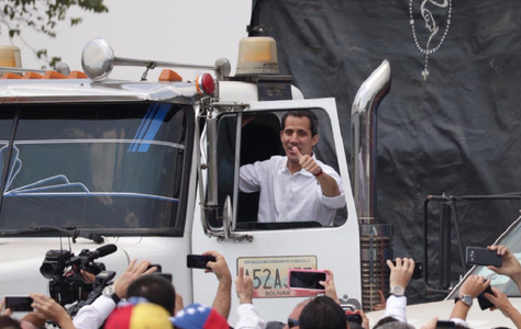 Guaido anunţă intrarea unui prim camion cu ajutoare în Venezuela; manifestaţii la Caracas