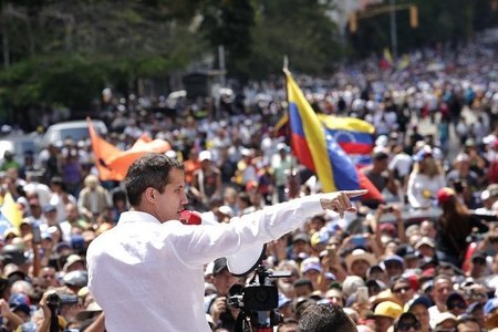 Venezuela: Juan Guaido anunţă un marş naţional pe fondul penei de curent