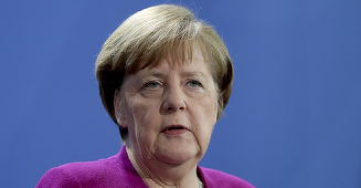 Merkel susţine viziunea europeană a lui Annegret Kramp-Karrenbauer şi se pronunţă în favoarea unui portavion european