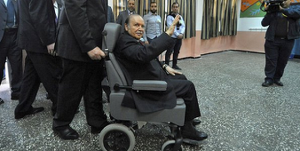 Preşedintele algerian Abdelaziz Bouteflika renunţă să mai candideze la al cincilea mandat şi amână alegerile alegerile prezidenţiale pe termen nedefinit