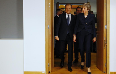 Tusk îndeamnă Londra să-şi schimbe poziţia cu privire la Brexit, dacă vrea să obţină o amânare ”lungă” a datei divorţului