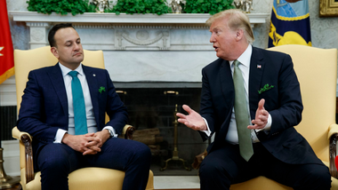 Dezbaterea pe tema Brexitului ”sfâşie ţara”, deplânge Trump şi o critică pe May, dar ”abia aşteaptă să negocieze un acord comercial la scară mare cu Regatul Unit”