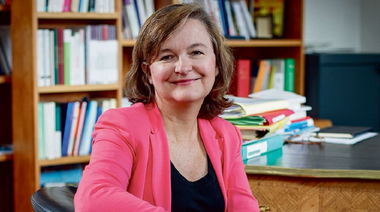 Ministrul francez al Afacerilor Europene şi-a denumit pisica „Brexit” pentru că „miaună foarte tare pentru a ieşi afară, dar rămâne pe loc când i se deschide uşa”

