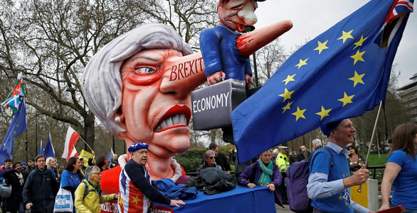 Manifestaţie uriaşă la Londra în favoarea unui nou referendum pe tema Brexitului; "People's vote" numără un milion de manifestanţi; May supusă unor ”presiuni” în vederea ”stabilirii datei plecării sale” de la Downing Street