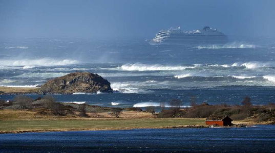 Operaţiune de evacuare a 1.300 de pasageri de pe un pachebot aflat în dificultate în largul Norvegiei