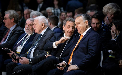 Sarkozy îi ia apărarea ”prietenului” său Viktor Orban la Budapesta, la un colocviu pe tema migraţiei