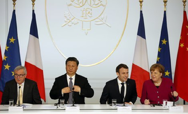 Emmanuel Macron, Angela Merkel, Jean-Claude Juncker şi Xi Jinping schiţează, într-un minisummit fără precedent la Palatul Elysée, un front comun de salvare a multilateralismului 