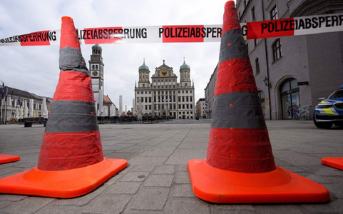 Poliţiile din şase oraşe germane ridică alertele după percheziţii la primăriile din Augsburg, Rendsburg, Kaiserslautern, Neunkirchen, Göttingen şi Chemnitz, în urma cărora nu au găsit explozivi