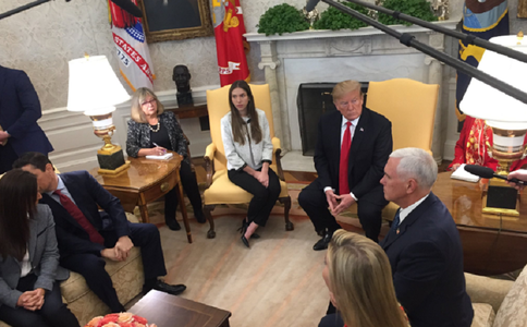 Trump o primeşte în Biroul Oval pe ”Prima Doamnă a Venezuelei” Fabiana Rosales şi somează Rusia să-şi retragă trupele din Venezuela, fără să excludă vreo opţiune