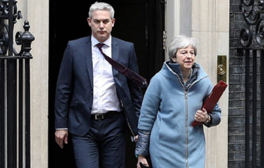 Regatul Unit poate să participe la alegerile europene, o perspectivă de natură să accentueze criza politică, afirmă Stephen Barclay în Parlament