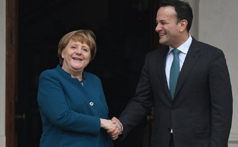 Merkel contează pe discuţiile între May şi Corbyn