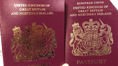 Marea Britanie a început să emită paşapoarte pe care nu se află menţiunea Uniunea Europeană