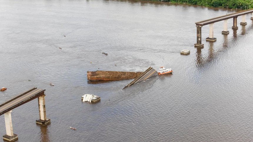 Brazilia: O porţiune de 200 de metri a unui pod s-a prăbuşit după ce o navă s-a ciocnit de structura de pe râul Moju