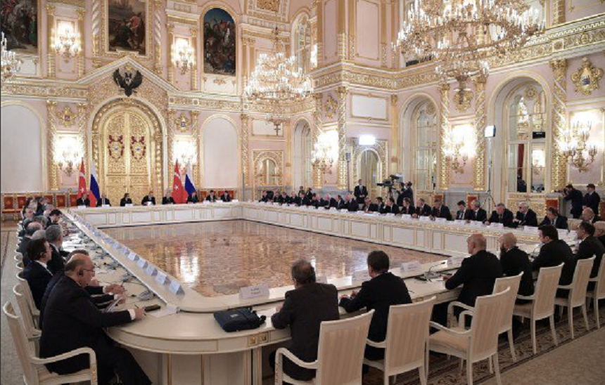 Putin discută cu Erdogan, la Kremlin, despre rachetele de tip S-400 şi alte ”proiecte promiţătoare” în vederea unei cooperări militare