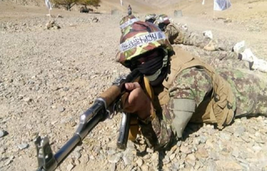 Talibanii îşi lansează ofensiva de primăvară, operaţiunea Al Fath (victorie), fără să renunţe la negocieri cu SUA