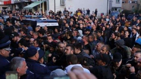 Manifestaţii împotriva romilor în nordul Bulgariei, la Gabrovo, în urma unei presupuse agresiuni a unui comerciant de către bărbaţi romi
