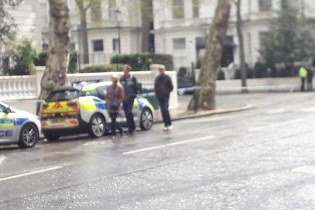 Marea Britanie: Poliţia deschide focul la Londra asupra unui vehicul care a intrat în maşina personală a ambasadorului Ucrainei

