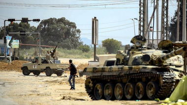 Cel puţin 121 de morţi şi aproape 600 de răniţi la sud de capitala libiană Tripoli, pe un front rămas neschimbat de la începutul confruntărilor armate