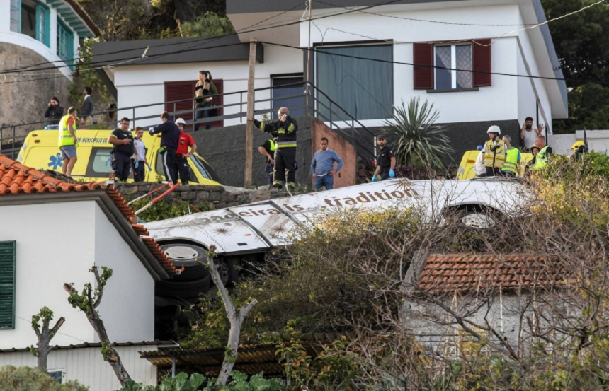 Bilanţul victimelor accidentului de autocar de la Madeira creşte la 29 de morţi