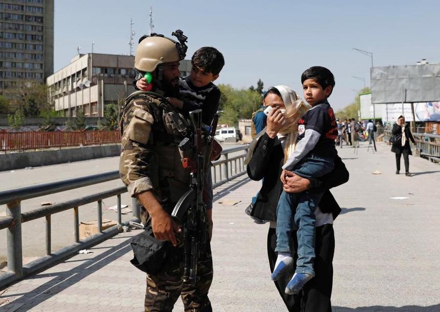 Atac armat la Ministerul Comunicaţiilor din Afganistan, soldat cu câteva victime