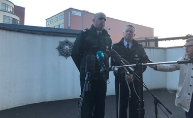 Poliţia din Irlanda de Nord arestează o femeie în legătură cu uciderea jurnalistei Lyra McKee

