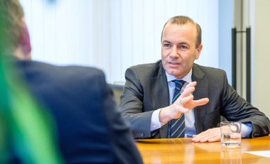 Doar 26% dintre germani ştiu cine este Manfred Weber

