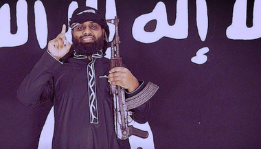 Liderul NTJ Zahran Hashim, unul dintre kamikaze în atentatele din Sri Lanka, soldate cu 253 morţi; reprezentantul cu cel mai înalt rang la Ministerul Apărării şi şeful poliţiei demisionează, după ce Colombo recunoaşte un ”eşec” în domeniul securităţii