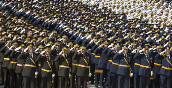 Parchetul Istanbulului dispune arestarea a 210 de militari turci