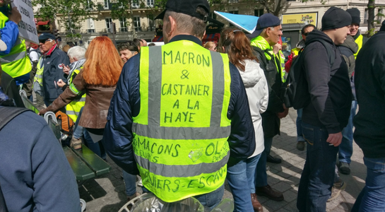 ”Vestele galbene”, în continuare în stradă, la ”actul 24”, după anunţurile lui Macron şi înainte de 1 Mai