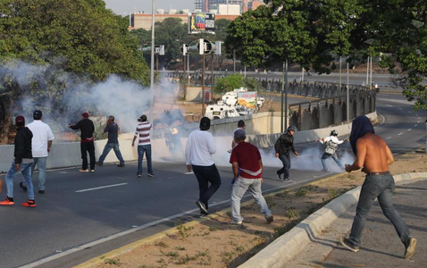 Venezuela: Un colonel, susţinător al lui Maduro, a fost rănit
