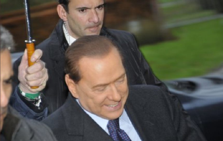 Silvio Berlusconi, externat după o operaţie în urma unei ocluzii intestinale, se declară pregătit de campanie 