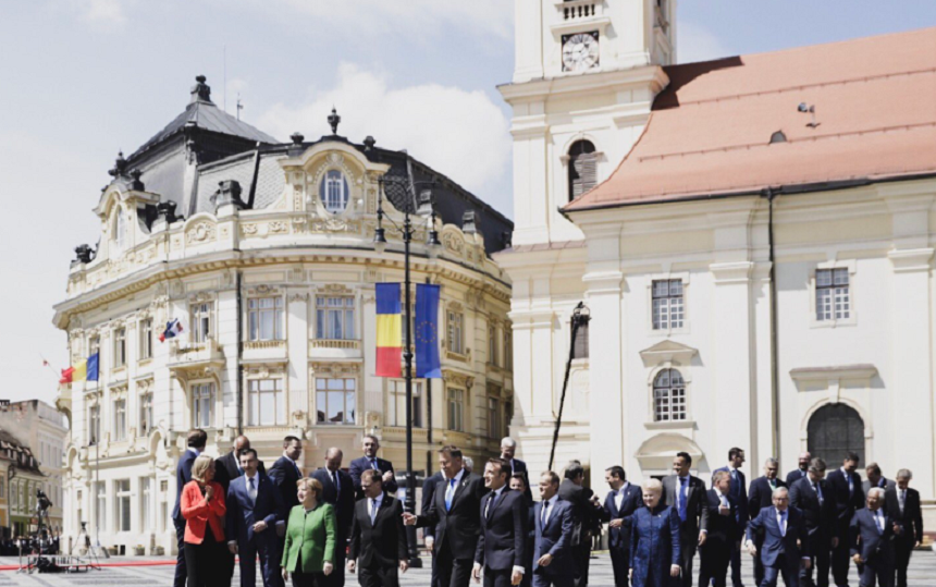 Macron profită de summitul informal european de la Sibiu pentru a face campanie