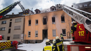 Un mort, 13 răniţi şi trei dispăruţi în vestul Germaniei, într-un incendiu într-un imobil locuit