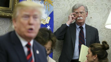 Trump îndeamnă din nou Teheranul la dialog în pofida ”ameninţării” iraniene, după ce-şi retrage diplomaţii din Irak