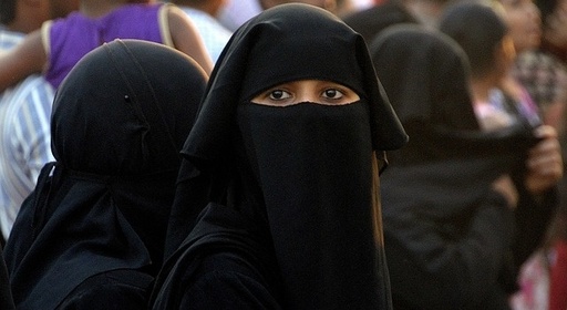Austria interzice vălul islamic în şcolile primare