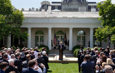 Donald Trump vrea să privilegieze imigraţia pe bază de ”merit”, printr-o reformă care are toate şansele să rămână literă moartă