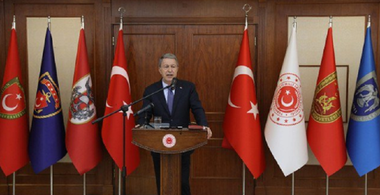 Ankara se pregăteşte de eventuale sancţiuni americane pe tema achiziţionării unor sisteme antiaeriene ruse de tip S-400; Hulusi Akar anunţă cumpărarea de rachete americane de tip Patriot după cele ruse