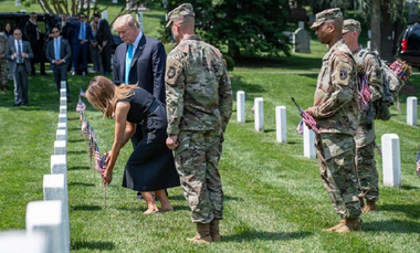 Trump confirmă că vrea să graţieze mai mulţi militari judecaţi de crime de război şi declanşează un val de critici