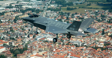 Escadron de avioane de tip F-35A din Utah, desfăşurat în Italia