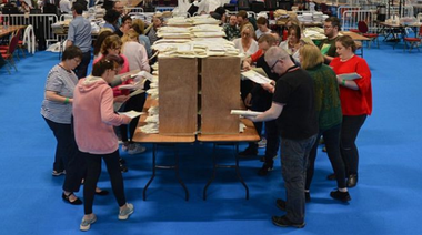 Irlandezii aprobă prin referendum, cu o majoritate zdrobitoare de 82%, o liberalizare a divorţului, anunţă Guvernul