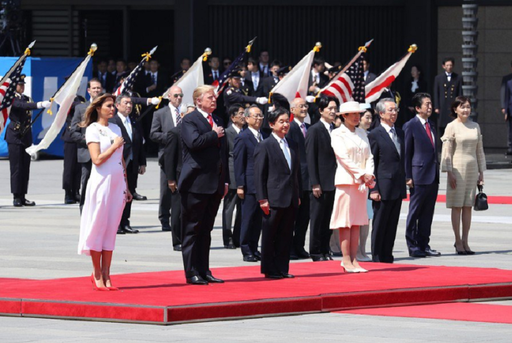 Donald Trump dă asigurări, la Tokyo, că nu caută să schimbe regimul în Iran se declară optimist cu privire la intenţiile Coreei de Nord şi laudă ”inteligenţa” lui Kim Jong Un