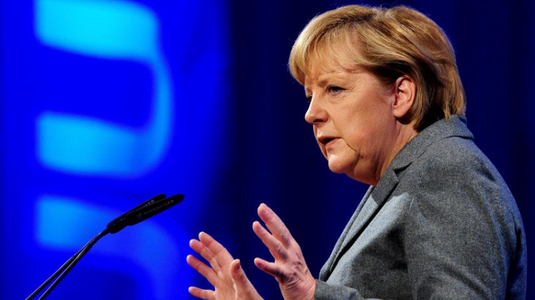 Angela Merkel susţine că antisemitismul este o problemă în Germania şi avertizează cu privire la pericolele populismului de extremă-dreapta

