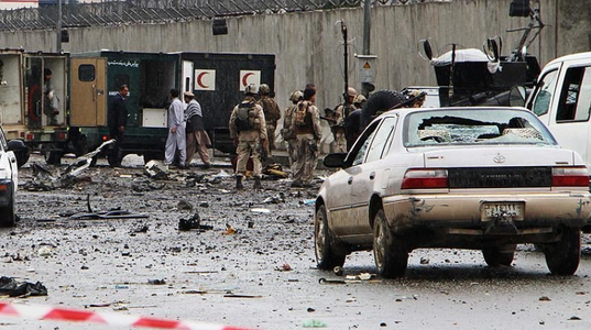 Atentat sinucigaş la Academia Militară Naţională afgană de la Kabul, soldat cu şase morţi, revendicat de Statul Islamic