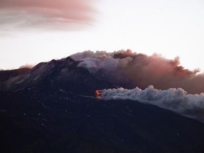 Italia: Vulcanul Etna s-a trezit - VIDEO