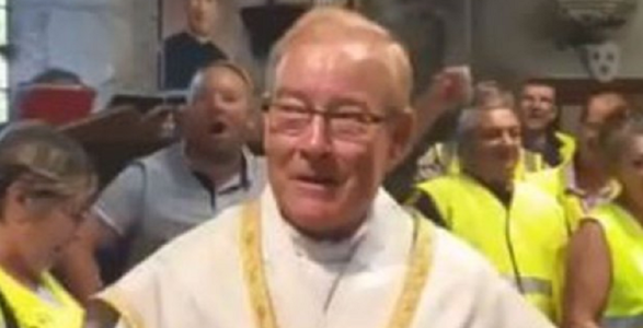 Episcopul din Évreux, ”şocat” de un fost preot ce intona un cânt anti-Macron în prezenţa unor persoane în veste galbene