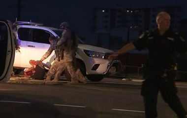 Patru persoane ucise şi două rănite de către un bărbat înarmat, în oraşul australian Darwin; atacatorul, arestat; atacul nu este considerat drept ”un act terorist”, anunţă premierul Scott Morrison la Londra