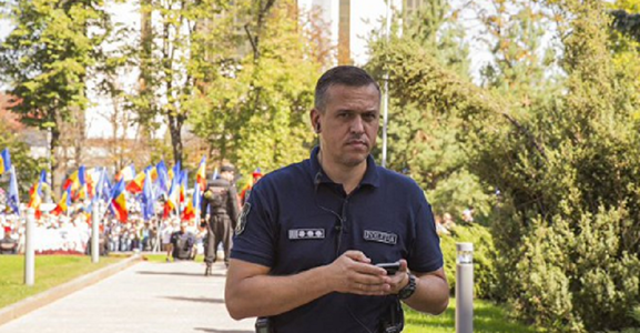 Şeful poliţiei din R.Moldova demite şase ofiţeri, într-o luptă pentru putere între guverne paralele