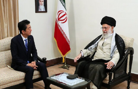Shinzo Abe se întâlneşte cu Ali Khamenei în contextul unor tensiuni la Golful Persic, după ce îndeamnă Iranul ”să joace un rol constructiv” în Orientul Mijlociu