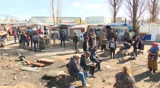 Procesul ”vânătorii de romi” în Franţa, amânat la sfârşitul lunii