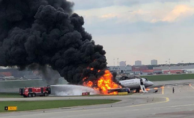 Dezactivarea pilotului automat de către un trăsnet şi erori de pilotaj, la originea accidentului aerian din mai la Moscova, conchide ancheta